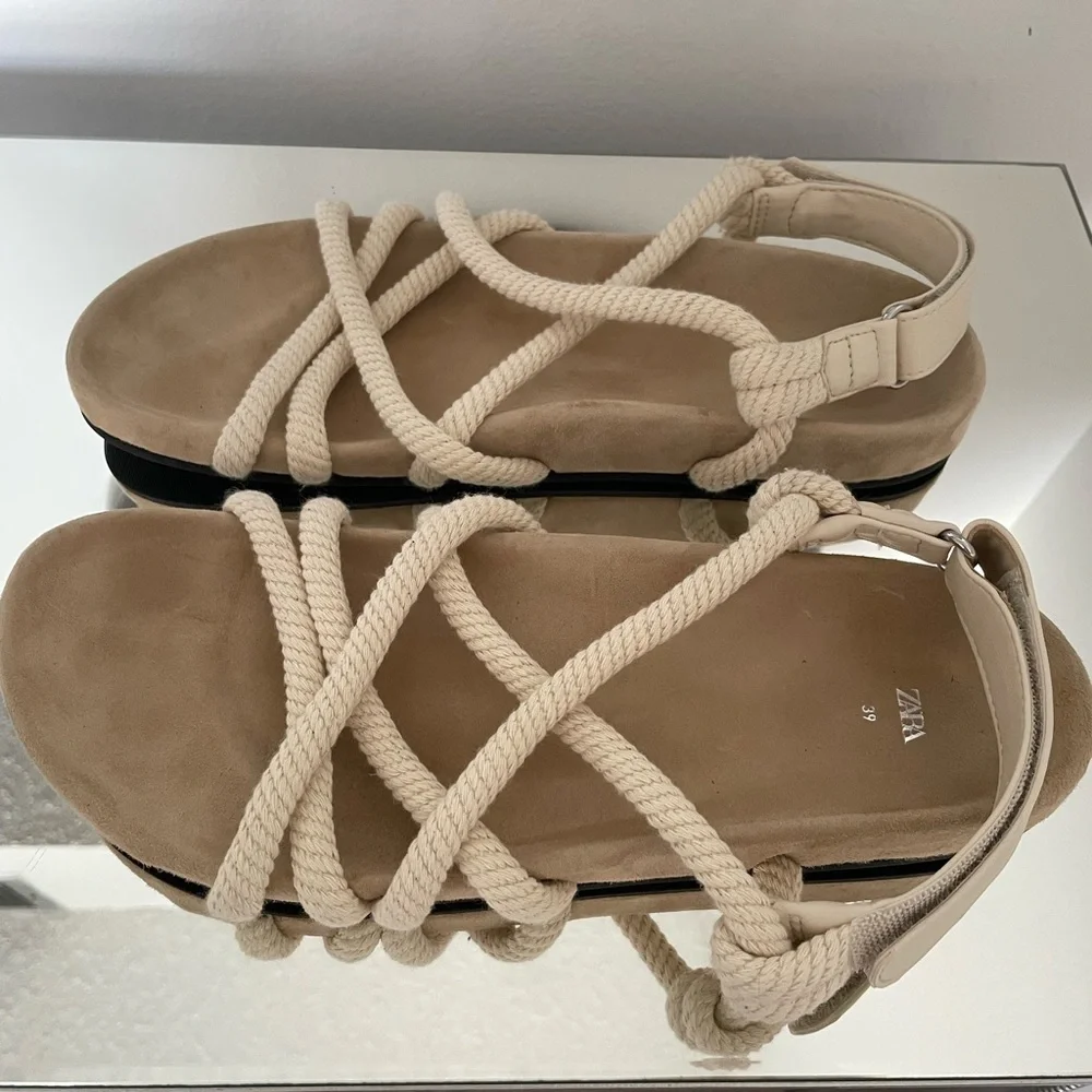 Zara Women's Beige and Cream Sandals - Picture 8 of 8